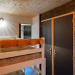 Vue Sur La Montagne, Au Pied Des Pistes 411