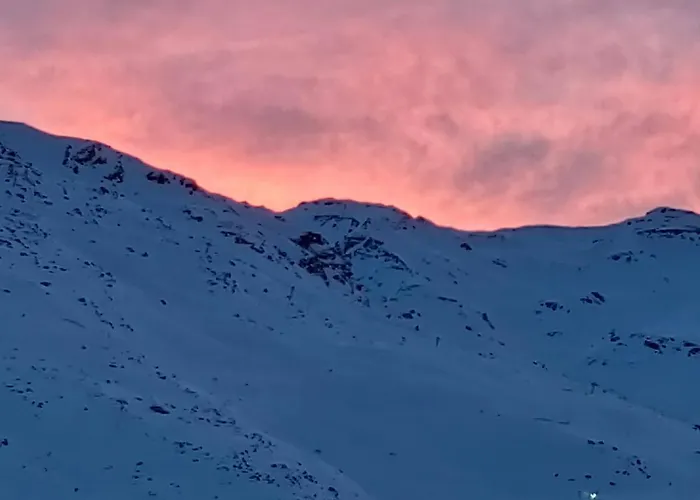 Vue Sur La Montagne, Au Pied Des Pistes 411